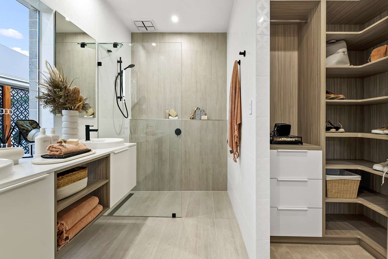 Windsor 25 house design ensuite in Global style