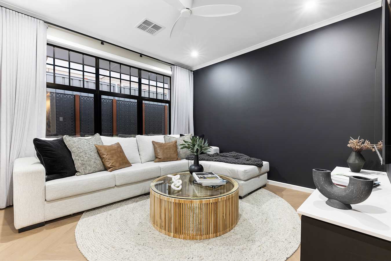 Windsor 25 house design entertainment in Urban Style