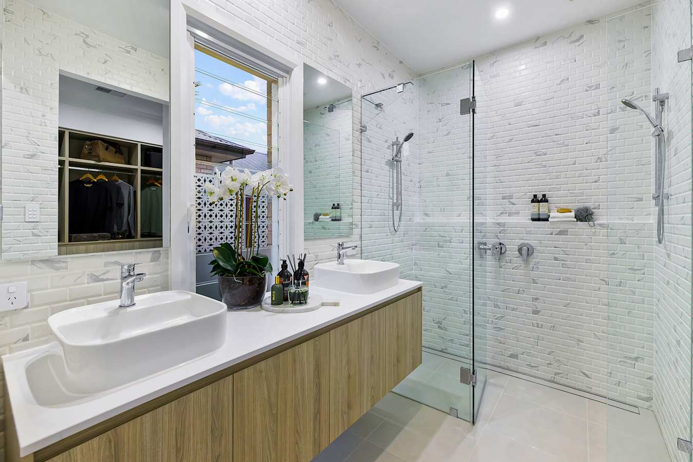 Yallunda 31 house design ensuite in Classic style