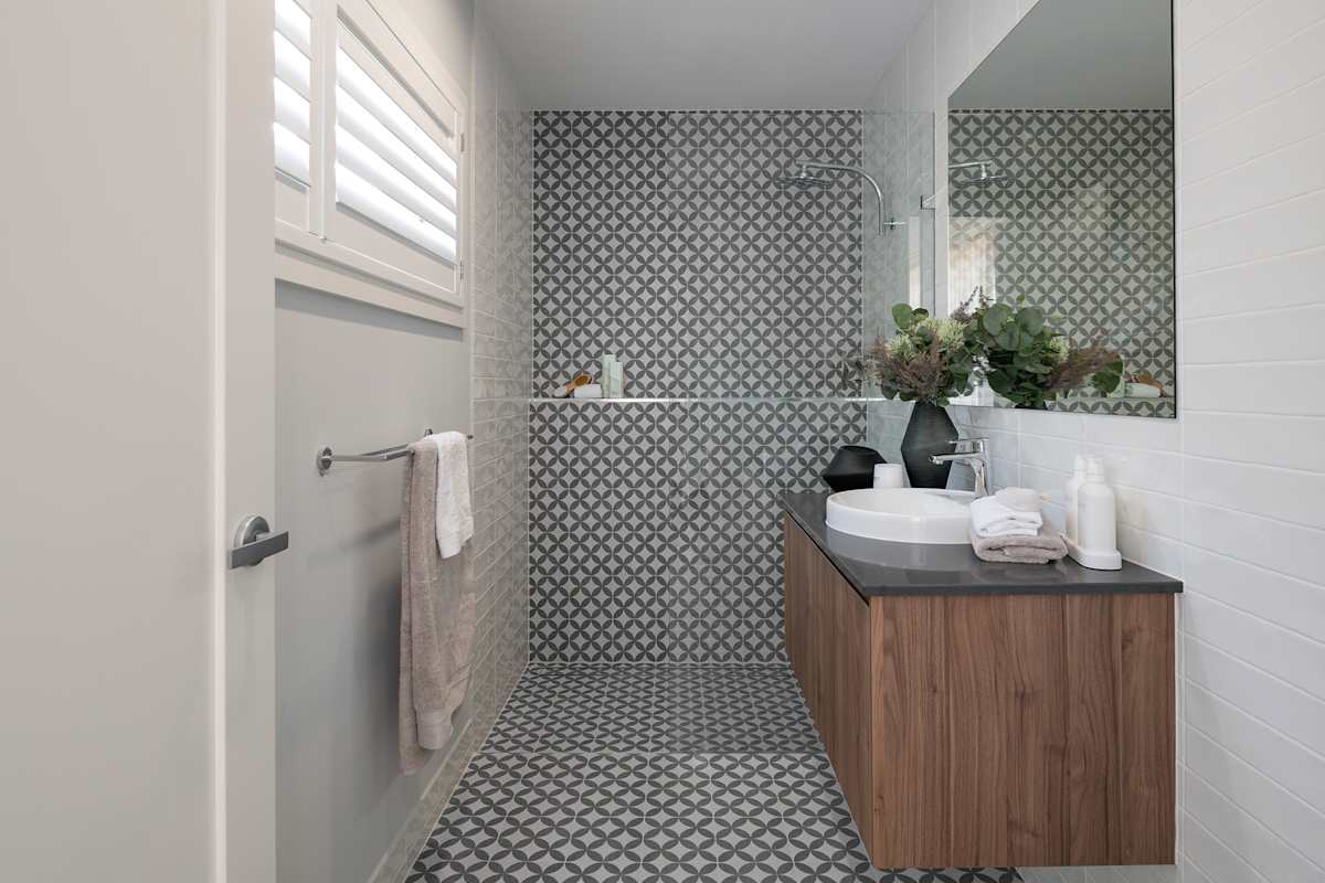 Gladstone 20 house design bathroom in Contempo style