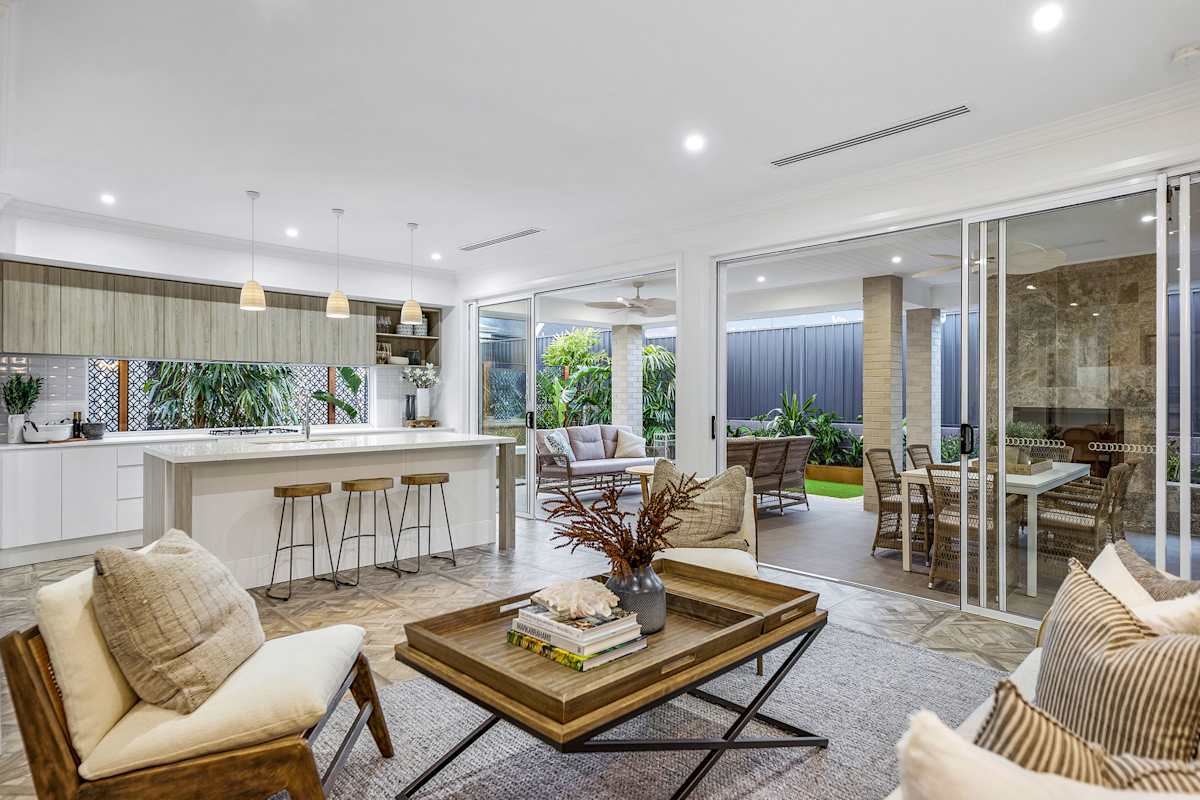 Yallunda 31 house design living in Classic style