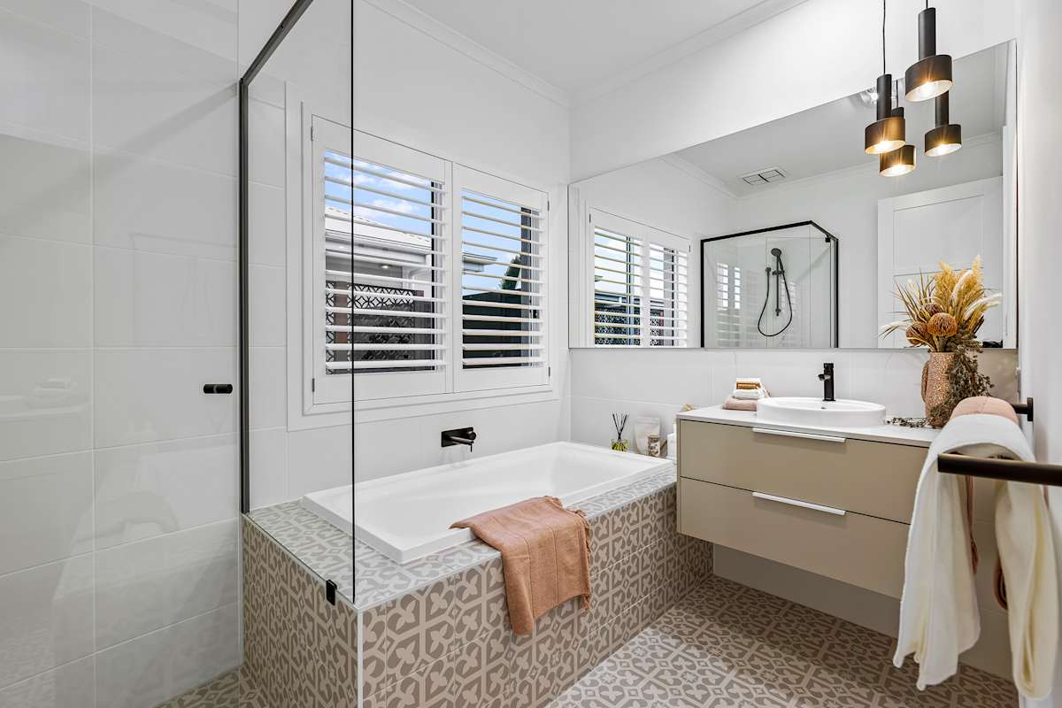 Auldana 25 house design bathroom in Global style