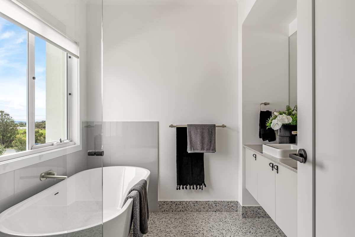 image upload c_limit,f_auto,w_1200 v1788996009 house-and-land-consultants-only displays-for-sale arno Oakden_Rise_-_House_1-14
