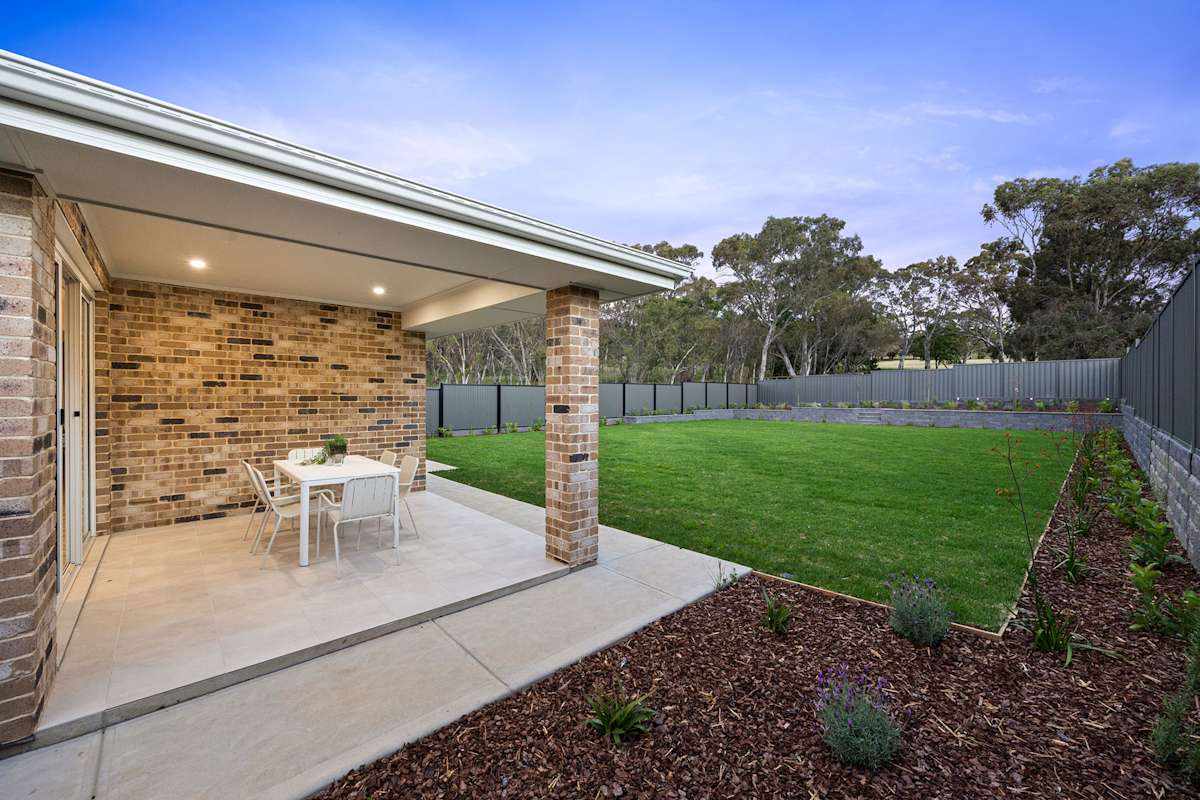 image upload c_limit,f_auto,w_1200 v1792627177 complete-by-weeks internal-images 107-aston-parade 107-aston-parade-mount-barker-backyard