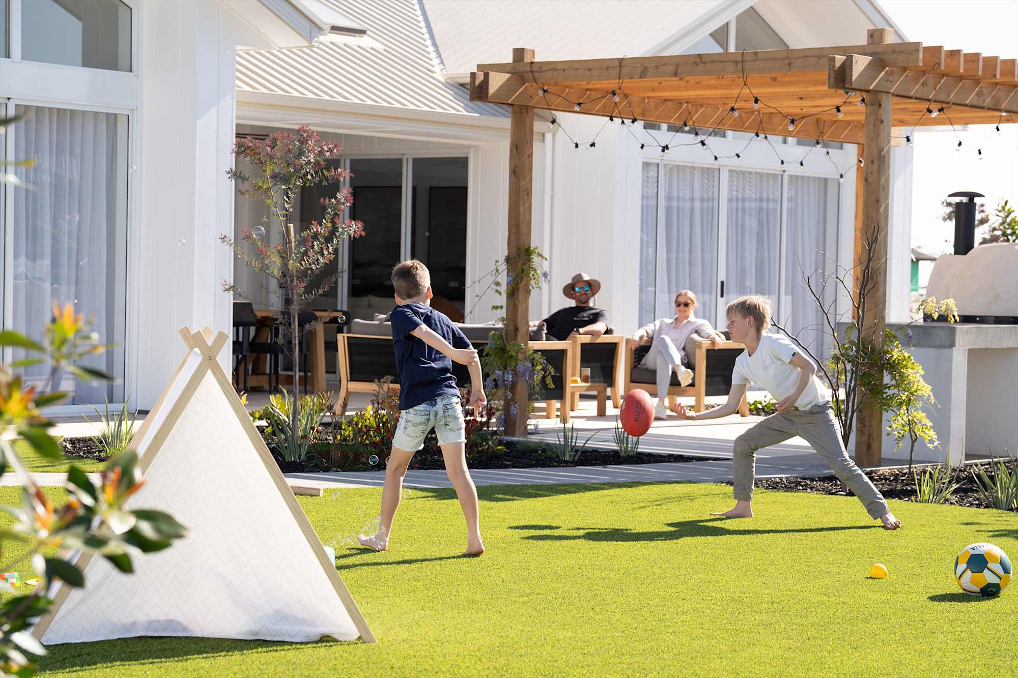 image upload c_limit,f_auto,w_2000 v1776140205 content-images lifestyle weeks-homes-lifestyle-44