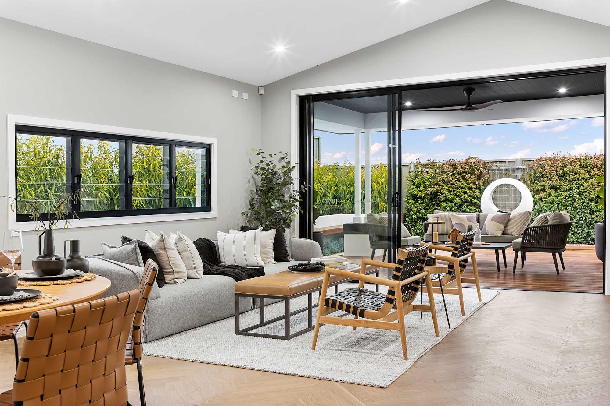 Windsor 25 house design living in Urban Style