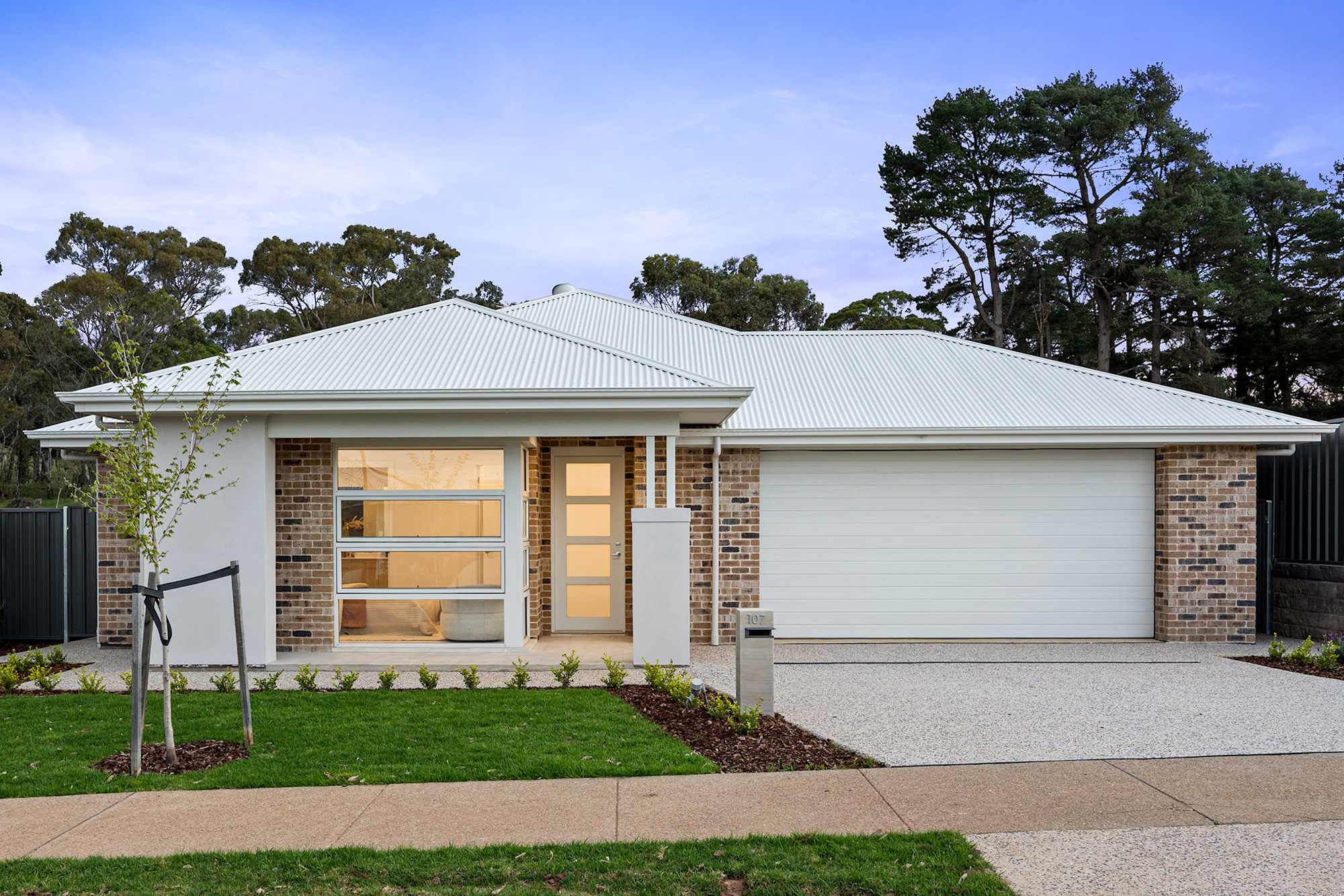 image upload c_limit,f_auto,w_2000 v1792627178 complete-by-weeks internal-images 107-aston-parade 107-aston-parade-mount-barker-facade