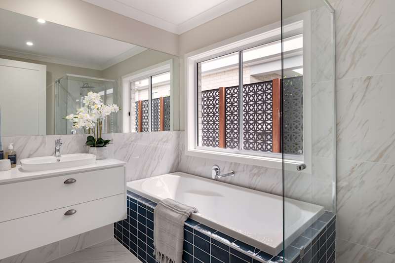 Merriton 25 house design Bathroom in classic style