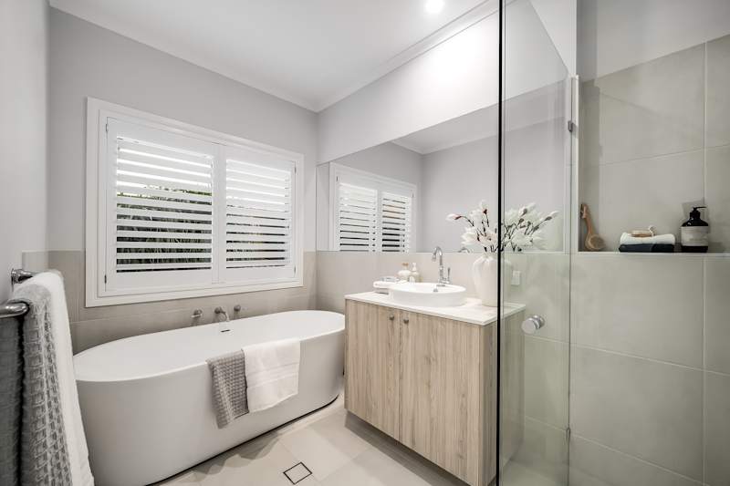 Dusk Four house deign bathroom in Classic style