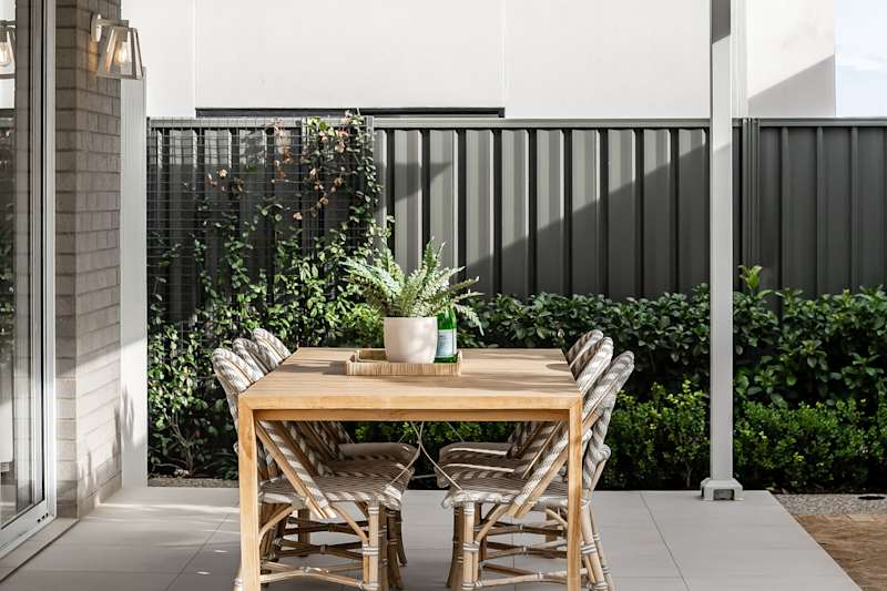 Dusk Four house deign Alfresco in Classic style