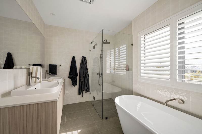 image upload c_limit,f_auto,w_800 v1783571041 home-designs wayville displays wayville-35-home-design-ensuite
