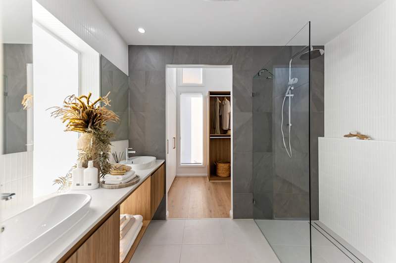image upload c_limit,f_auto,w_800 v1783576808 home-designs hartley displays hartley-33-house-design-ensuite