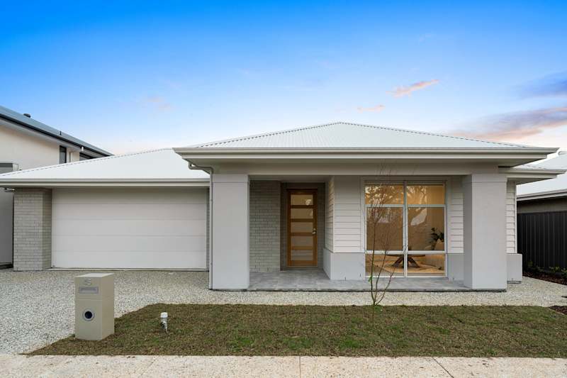 image upload c_limit,f_auto,w_800 v1789107805 complete-by-weeks internal-images 45-ashbourne-drive 45-ashbourne-drive-3